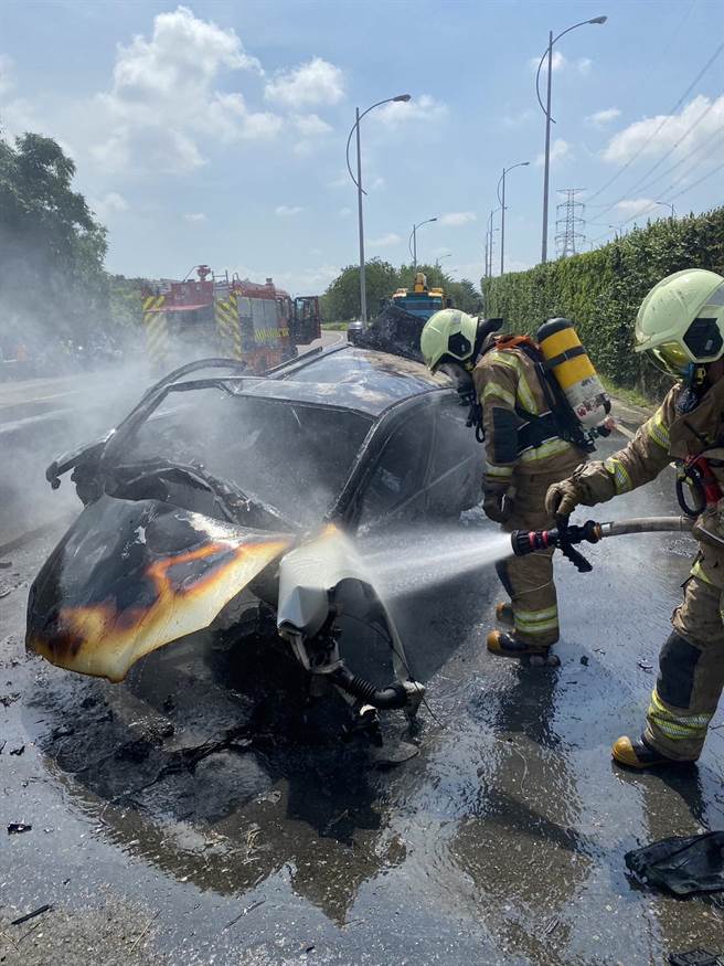 台南市消防局今天早上9點33分獲報，官田區171甲線往台84線21公里閘道口。（讀者提供／張毓翎台南傳真）