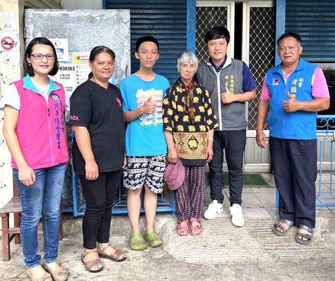 就读关山工商的胡军获内政部全国孝行楷模。（台东县政府提供／蔡旻妤台东传真）