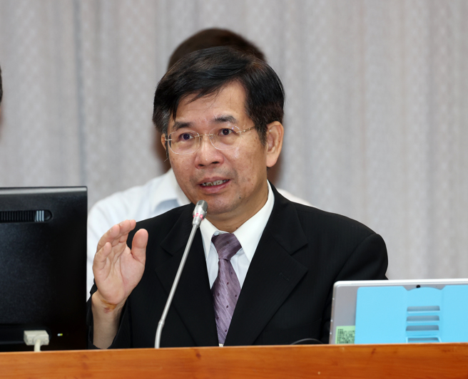 立法院临时会教育及文化委员会20日审查行政院函请审议「性别平等教育法修正草案」案，教育部长潘文忠（图）出席备询。（刘宗龙摄）