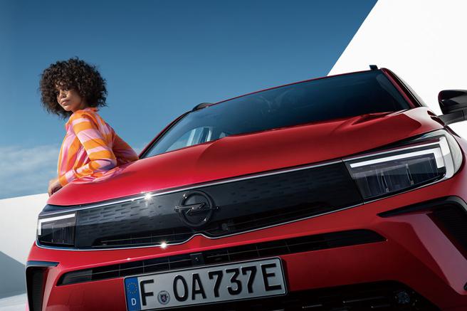 OPEL庆周年再加码，入主即赠冲绳双人游。（欧吉汽车提供／陈大任台北传真）