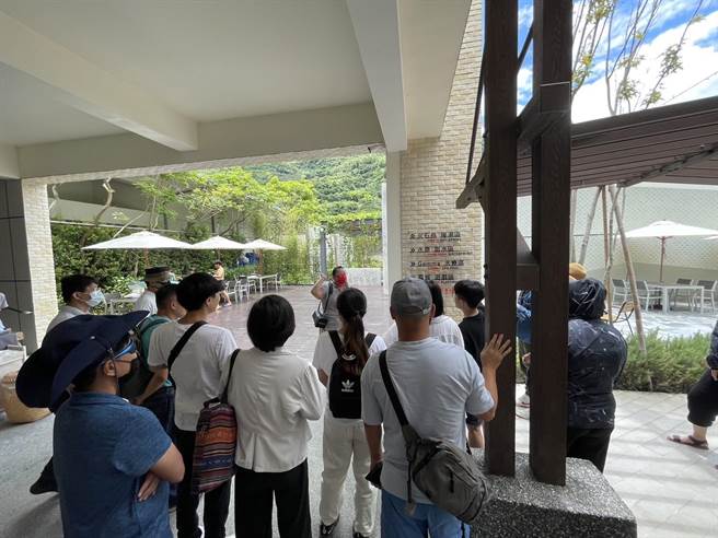 参训学员观摩红叶谷绿能温泉园区。（原民会提供／蔡旻妤台东传真）