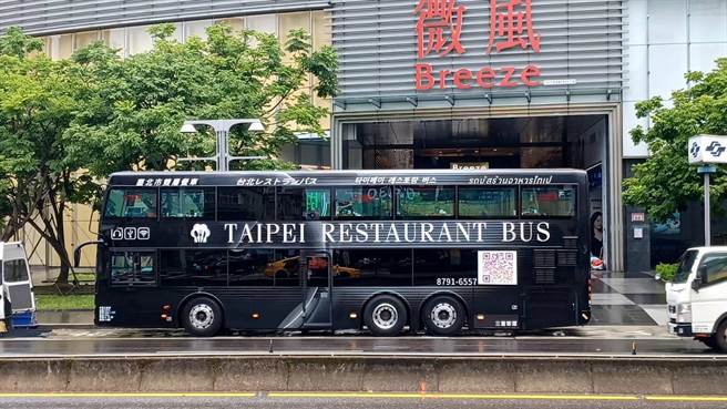 台北市双层餐车行驶路线以信义区及大安区为主，沿途会行经台北市多个着名景点。（陈韵萍摄）