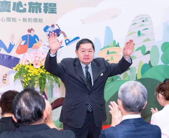 远百董事长徐旭东表示，未来远百宝庆店改建将结合吃喝玩乐一条龙，绝对值得期待。（吴松翰摄）