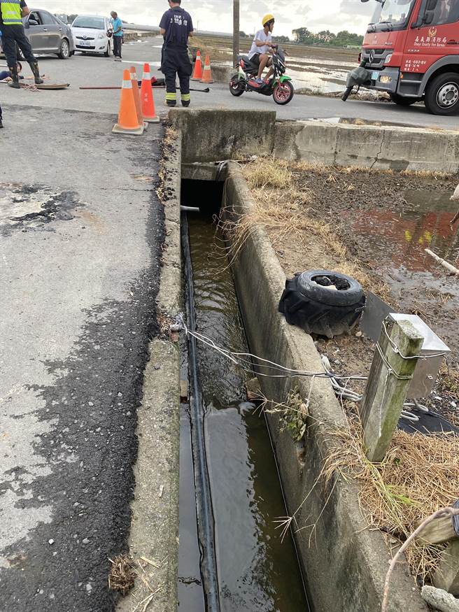研判老翁可能巡田水却失足摔到水沟内，结果流到集水池。（读者提供／吕妍庭嘉义传真）