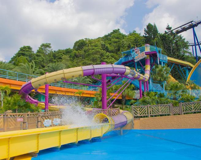 （剑湖山世界网友票选NO.1最刺激水上设施－「尖叫无底洞」，只在夏日开放，成为园区热门游憩设施之一。图／剑湖山世界提供）