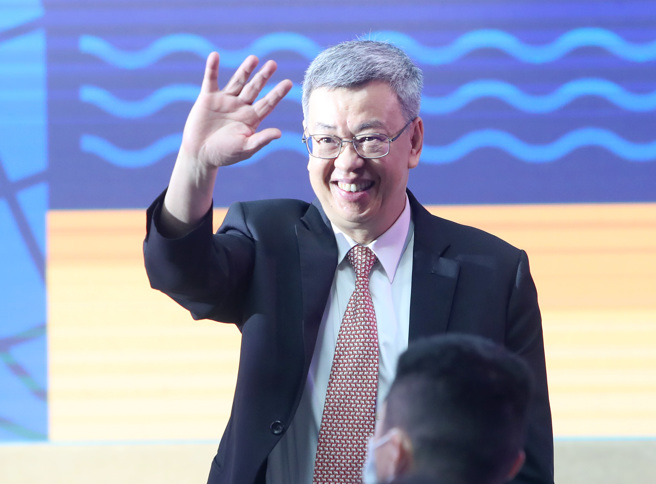 行政院长陈建仁21日出席2023亚太永续博览会开幕，上台致词表示台湾为了达到2050净零排碳的目标，近年再生能源的成长幅度居世界之冠。（郑任南摄）