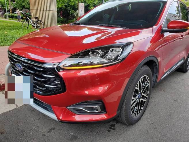 北投23歲女子過馬路  遭左轉汽車撞飛。（警方提供）