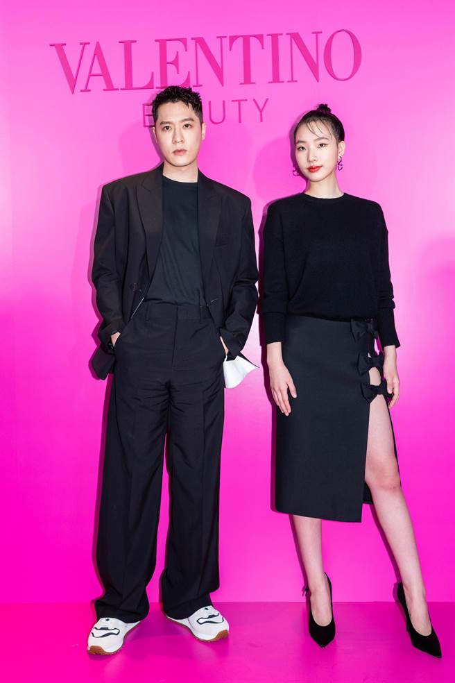 男星周汤豪与许曦文共同出席Valentino Pink PP美妆快闪店开幕活动。（石智中摄）