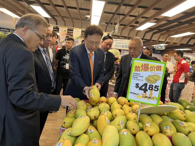 「2023年台湾食品节」将在升菘超市旗下10间分店举办30场试吃活动。（图／高雄市农业局）