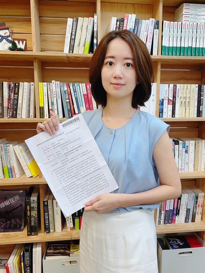 戴伟姗今(21)日宣布检察官调查后决定不起诉自己，痛批林金结滥诉企图掩盖错误。(黄敬文翻摄)