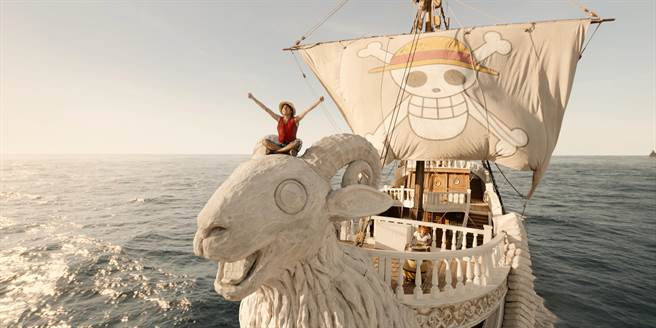 《航海王》真人版即将重现观众熟悉的「梅利号」。（Netflix提供）
