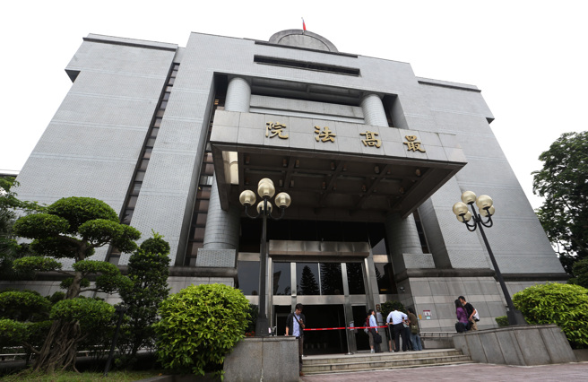 入狱服刑后，张耀元向高院声请再审及停止刑罚执行遭驳回。张提起抗告，经最高法院撤销，发回更裁。（图 / 中时资料照）