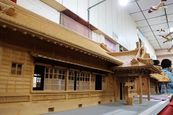 今师生成果发表会，现场展出师生作品。（吕妍庭摄）