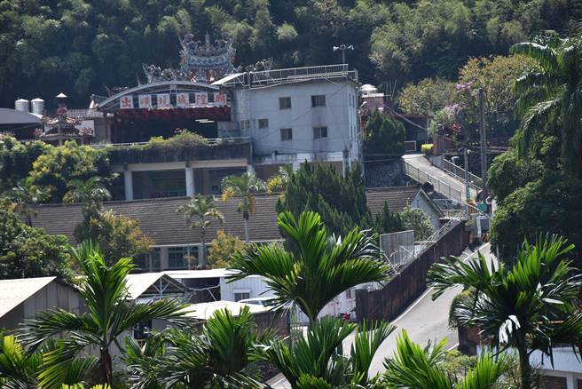 苗栗县政府文观局将公馆乡出矿坑文化资产编排成国中与国小教案并提供线上电子版。（谢明俊摄）