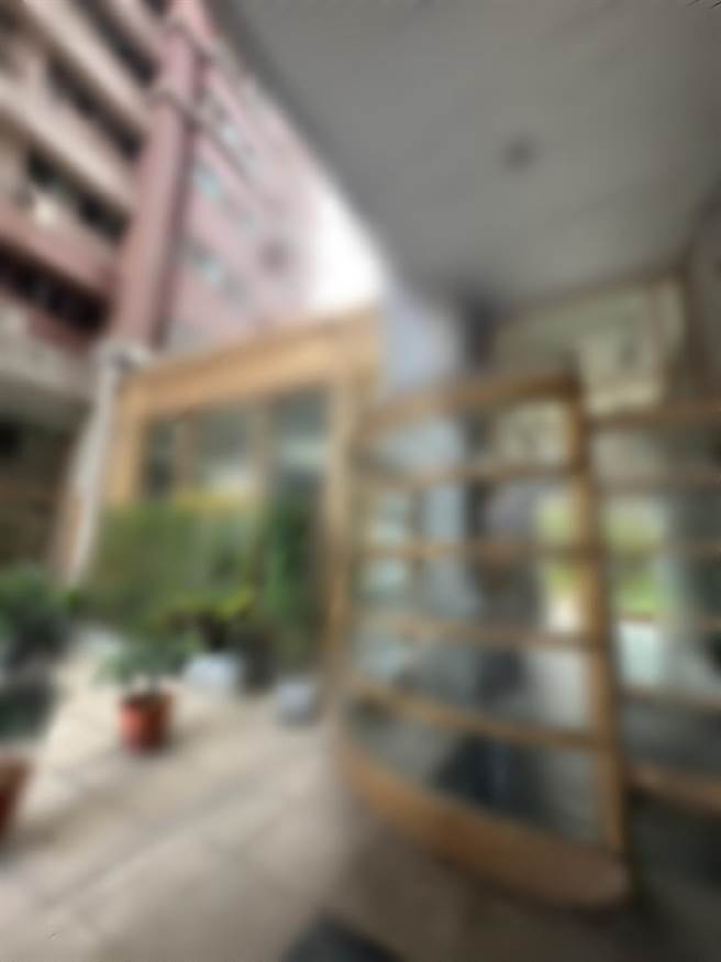 71岁卜姓男子疑病死家中，检警相验厘清死因。（翻摄照片）