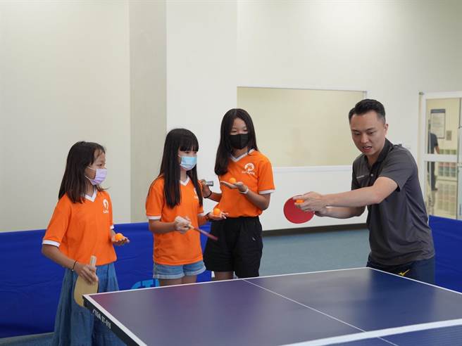 观音国民运动中心位于桃科一、三路口，试营运期间民眾反应热烈。（体育局提供／蔡明亘桃园传真）