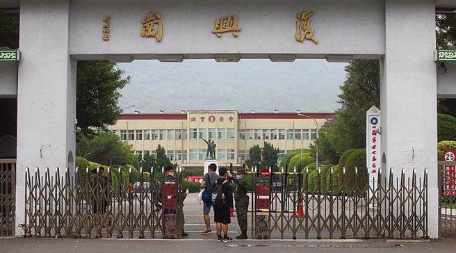 政训中心训练班队女士官遭性骚，期间遭逼封口 ，让她对同学哭着道歉。(中时资料库)