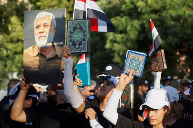 伊拉克巴格達（Baghdad），有數千名民眾走上街頭表示抗議。（圖／路透社）