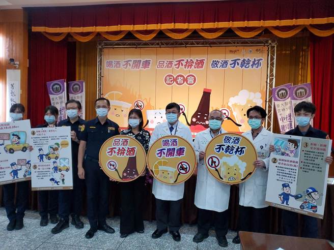 卫生局勇夺2项「TSAA台湾永续行动奖」金奖，其中之一是「瘾酒减量幸福点亮」，透过追踪饮酒问题、跨网络及跨专科防治等策略，降低问题性饮酒产生。（本报资料照片）