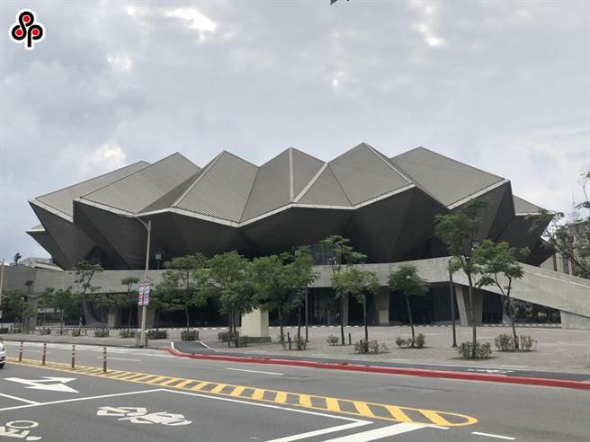 台北市流行音乐中心有1.9亿元的工程款未结清，行政院副院长郑文灿表示，政院对北高两市都是一样的标准。（本报资料照／张志康基隆传真）