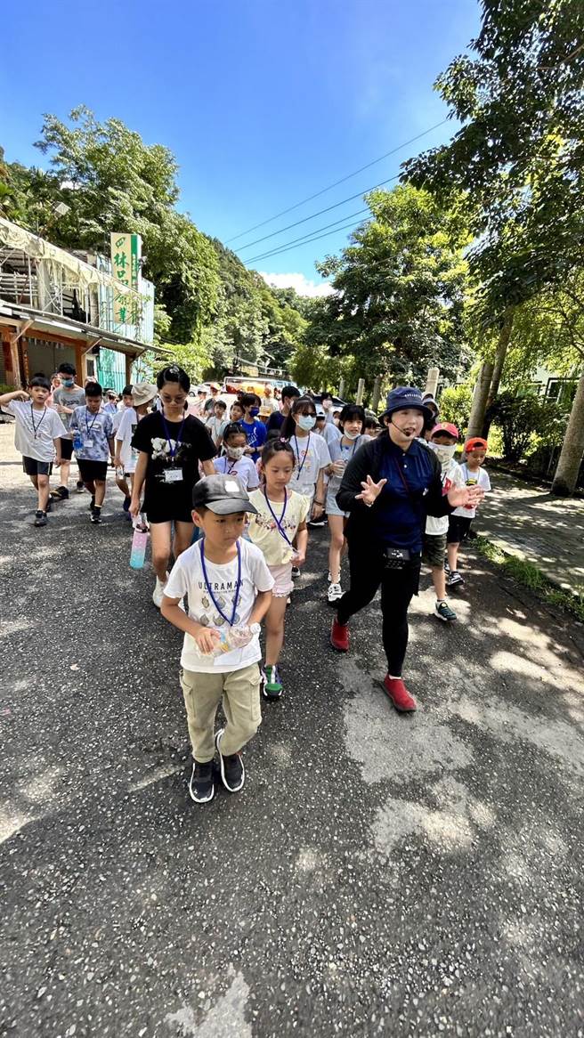 埔里镇鲤鱼潭观光业者举行赏蝶、生态闯关活动推广环境教育。（民眾提供／杨静茹南投传真）
