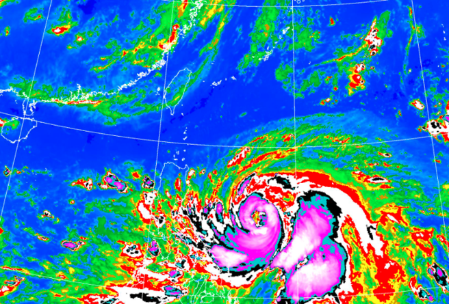 气象局表示，杜苏芮已在今晚升级中颱，未来不排除登台机率。（翻摄自气象局）