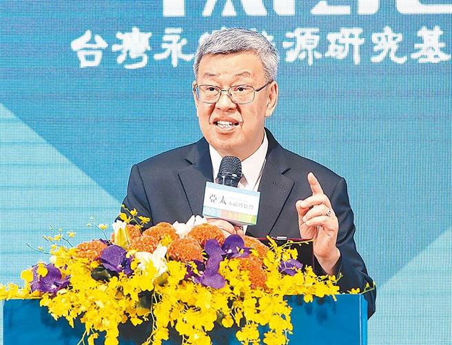 行政院長陳建仁也遭詐騙集團盯上，以贈書手法騙取民眾個資。（資料照，鄭任南攝）