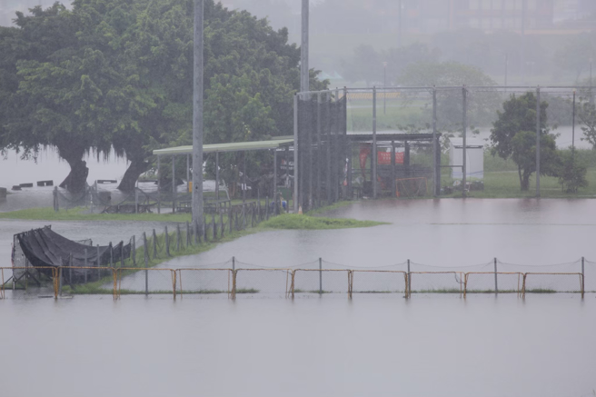 一名男子看了日本氣象廳颱風預測圖，令他直呼超可怕。（圖／資料照，記者張鎧乙攝影）