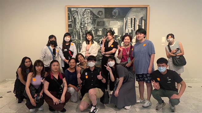 華梵大學西班牙美術遊學團參觀全球知名的畢卡索美術館。（華梵大學提供／林志成台北傳真）