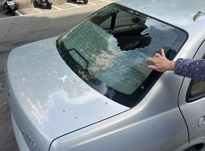 「这地方」也爆掉落物砸中人车！罗廷玮沈重喊话：杜绝憾事再次发生。（图罗廷玮办公室提供）