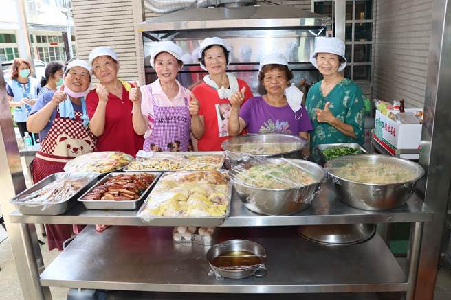 志工妈妈们。（苗栗县政府提供／李京升苗栗传真）