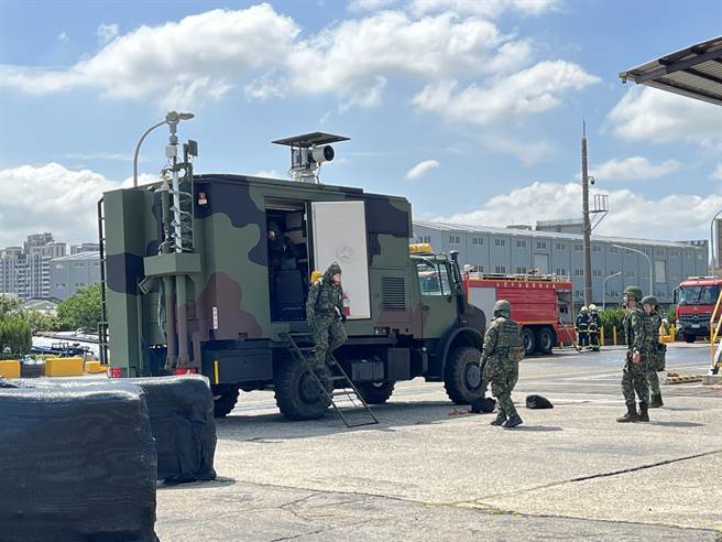 桃园炼油厂灾害救援演练。(蔡依珍摄)