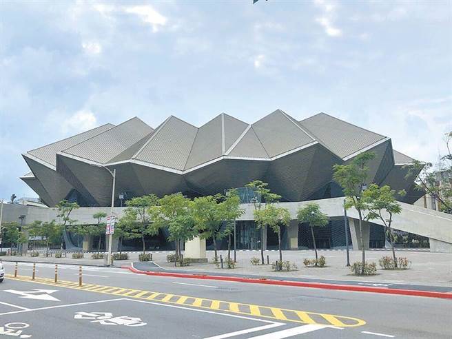 台北流行音乐中心及台北表演艺术中心，今遭台北市议员指出人事费无限扩增、拿取补助过高拖累市库等。图为台北流行音乐中心。（本报资料照片）