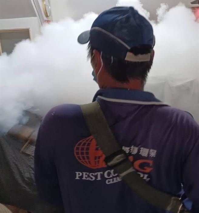 全台登革热疫情升温，台中市也针对确诊个案居住地及活动地依法进行清消。（台中市政府提供／冯惠宜台中传真）