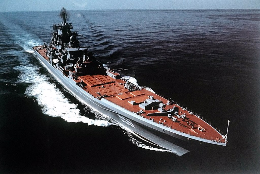基洛夫級首艦與2號艦因為俄羅斯政府財政負擔太大，於2014-2015年退役拆解。圖為2號艦芙龍芝號。（圖／Wikipedia)
