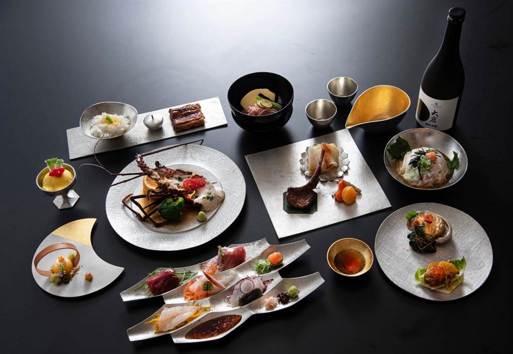 山里日本料理餐廳推出期間限定的「山里會錫」會席料理，結合「能作」100％錫製器皿呈現和風美饌。（大倉久和大飯店提供）