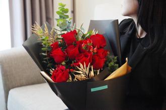 為愛助陣 六福萬怡、六福居情人節專案送頂奢鮮花束