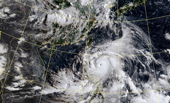 中颱杜蘇芮逼近台灣，氣象局昨晚發布海上颱風警報，預計今下半天發布陸上警報。（中央氣象局提供）