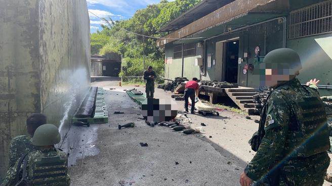 陆军六军团第三支部基隆祥丰营区24日下午，官兵在搬运120迫炮弹药时，因不明原因突然发生爆炸。共9名士官兵受伤，其中2人伤势较为严重，手臂疑遭炸断，另7人轻伤。（资料照片，读者提供）