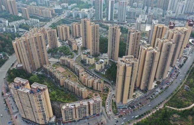 中共中央政治局會議定調「中國樓市發生重大變化」，專家學者解讀：釋出3大重磅訊號。（中新社）