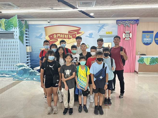 金門跆拳道委員會及金東跆拳道訓練中心一行25人，今日上午啟程前往蘇州進行技術交流。(圖／民眾提供)