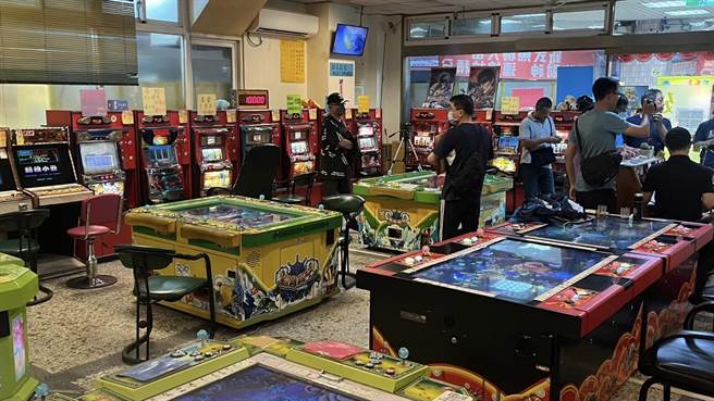 台东市区1处电子游戏场试图以合法掩饰非法赌博，还提供专人专车兑换现金服务。（台东县警局提供／蔡旻妤台东传真）