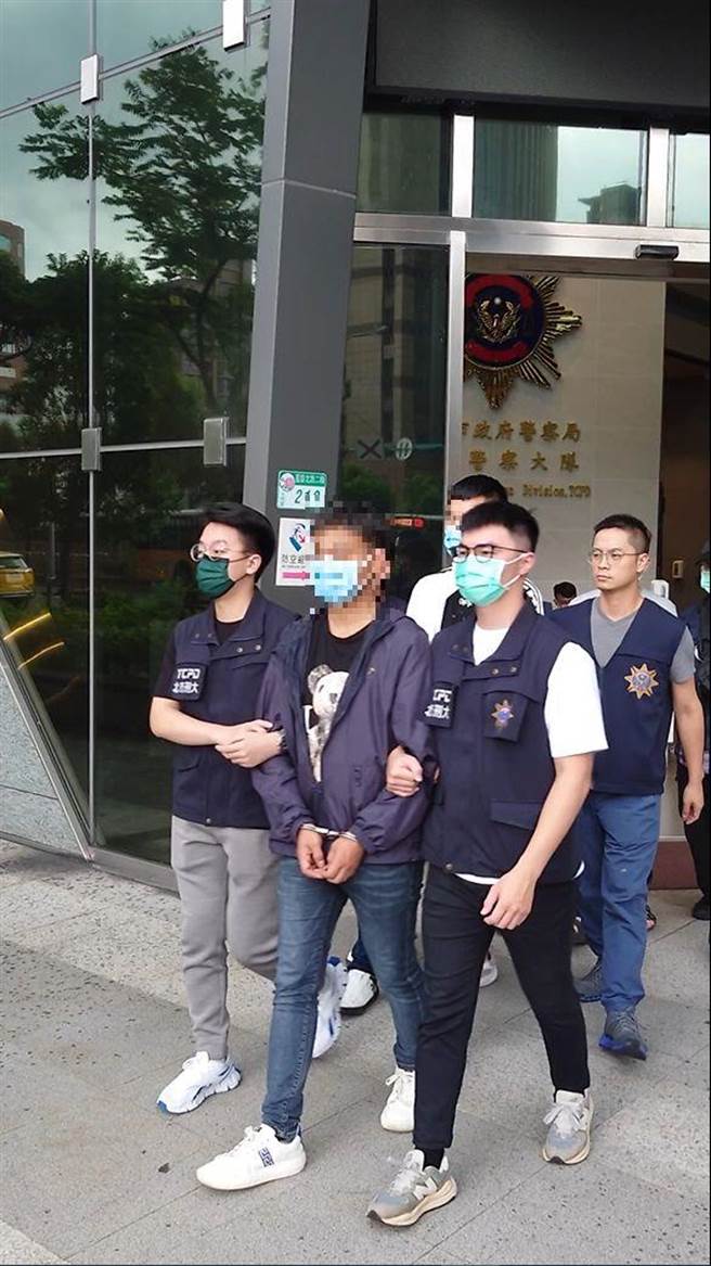警方逮捕劉姓主嫌等5人訊後依組織犯罪送辦。（翻攝畫面）