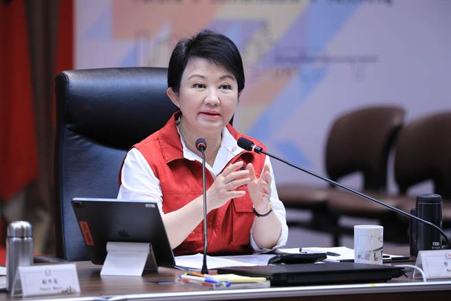 杜苏芮来势汹汹，中市府今天市政会议结束后接续召开灾害应变中心工作会议，市长卢秀燕宣布应变中心升级二级。（张亦惠摄）