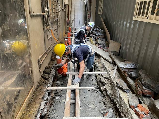 後巷用戶接管施工。（示意照／新北市水利局提供）