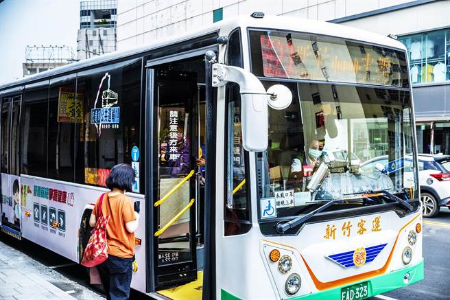 公路總局審議小組同意專案補貼，新竹客運不續營路線可望代駛至明年底。（羅浚濱攝）