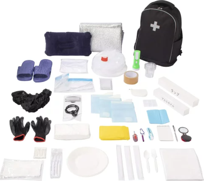 乐天市场IRIS OHYAMA防灾包，原价2228元，特价2044元。（乐天市场提供／古明弘台北传真）