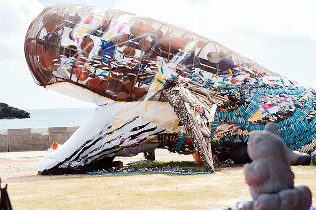 北寮奎壁山展出的「方舟」，是國際藝術家林舜龍的大型藝術地景作品。　圖：澎管處／提供