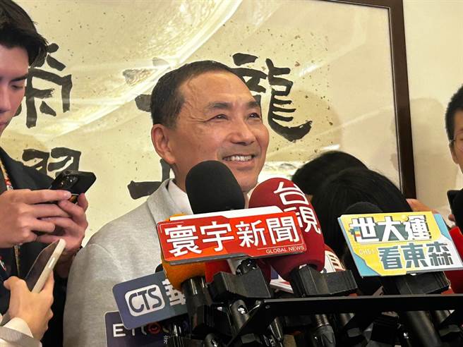 國民黨總統參選人侯友宜也在蔡英文臉書留言關心，侯友宜今日表示，每個人都要有同理心，生病關懷一下人之常情。（本報資料照片）