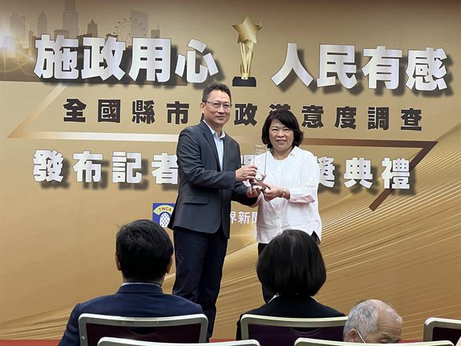 黄敏惠说，正是因为有高水准的嘉义市民给予严格监督，让市府有往前走的动力，才知道要改善、将设计思维融入市政治理，接下来要不断地整合、区域的整合。（李奇叡摄）